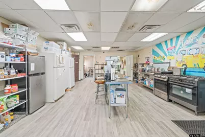 102 N Jefferson Avenue, Mt Pleasant, TX 75455 - Photo 26