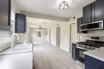 524 N College St, Lindale, TX 75771 - Photo 8