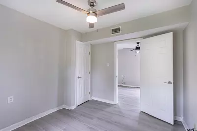 524 N College St, Lindale, TX 75771 - Photo 16