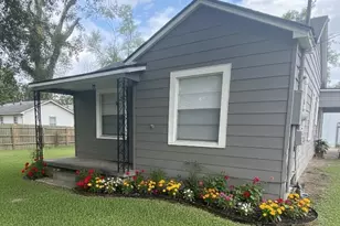 524 N College St, Lindale, TX 75771 - Photo 4