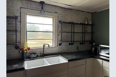 324 S Martin Street, Chandler, TX 75758 - Photo 4