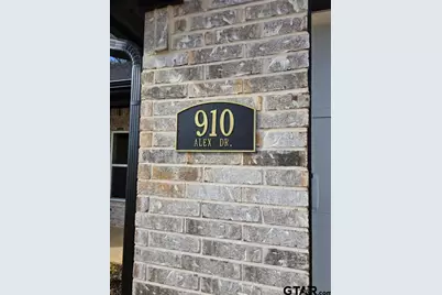 910 Alex Dr, Whitehouse, TX 75791 - Photo 2