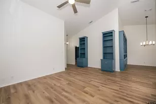 5819 Hollytree, Tyler, TX 75703 - Photo 6