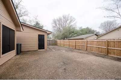 5819 Hollytree, Tyler, TX 75703 - Photo 24