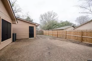 5819 Hollytree, Tyler, TX 75703 - Photo 24