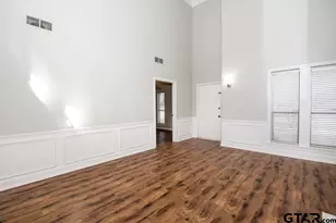 5827 Hollytree, Tyler, TX 75703 - Photo 8
