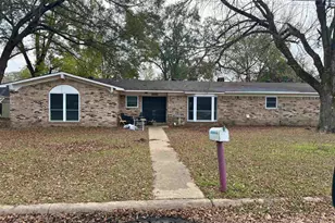 205 W Parkdale, Whitehouse, TX 75791 - Photo 1