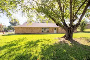 106 Susie St, Chandler, TX 75758 - Photo 1