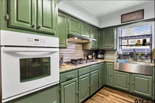 2631 Amy Ln, Tyler, TX 75701 - Photo 10