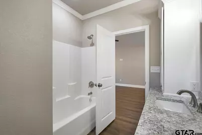 304 E Cottonwood, Overton, TX 75684 - Photo 12