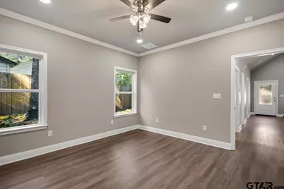 304 E Cottonwood, Overton, TX 75684 - Photo 18