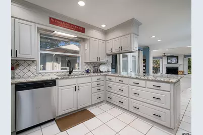 8212 Cambridge Rd, Tyler, TX 75703 - Photo 12