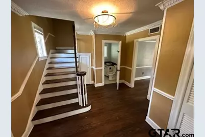 2002 S Robertson Ave, Tyler, TX 75701 - Photo 2