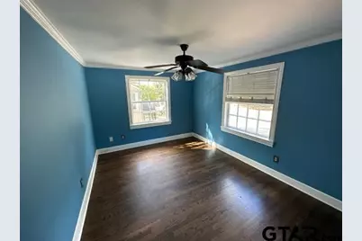 2002 S Robertson Ave, Tyler, TX 75701 - Photo 12