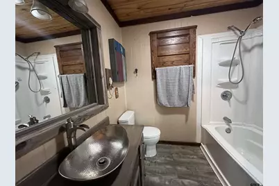 7315 Neches, Athens, TX 75752 - Photo 8