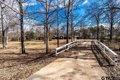 360 Anderson County Road 330, Palestine, TX 75803 - Photo 2