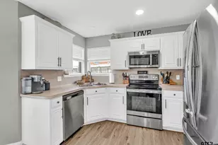 1112 E Park Dr, Lindale, TX 75771 - Photo 4