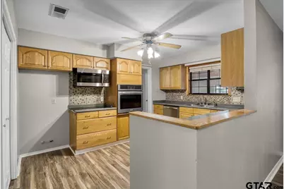 303 Westwood Dr, Troup, TX 75789 - Photo 10