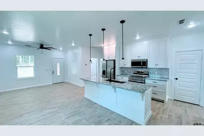 20428 High Point Dr, Flint, TX 75762 - Photo 2