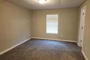 402 W Carolina St, Palestine, TX 75803 - Photo 30