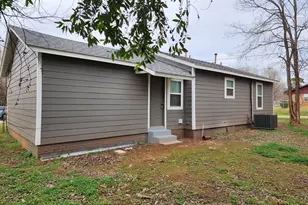 402 W Carolina St, Palestine, TX 75803 - Photo 10