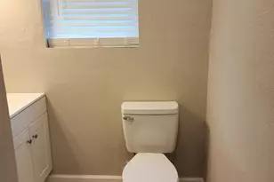402 W Carolina St, Palestine, TX 75803 - Photo 24