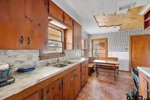 608 Lawrence, Jacksonville, TX 75766 - Photo 6