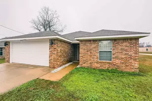 201 Reynolds St, Pittsburg, TX 75686 - Photo 2
