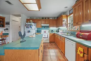 9759 Co Rd 316, Buffalo, TX 75831 - Photo 6