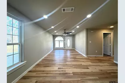 516 S O'Tyson, Mt Pleasant, TX 75455 - Photo 4