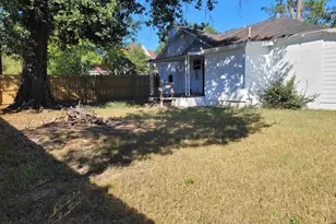 1320 W Oakwood St, Tyler, TX 75702 - Photo 2