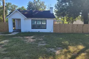 1320 W Oakwood St, Tyler, TX 75702 - Photo 1