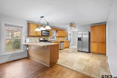 832 S Bois D Arc, Tyler, TX 75701 - Photo 10