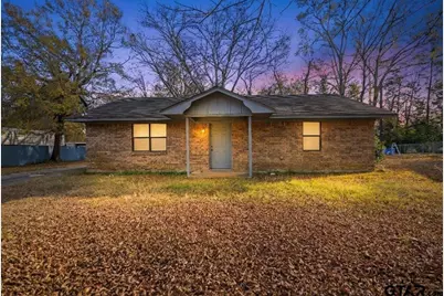 304 E Williams St., Carthage, TX 75633 - Photo 1