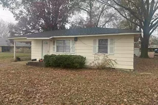 911 Mt Sylvan St, Lindale, TX 75771 - Photo 2