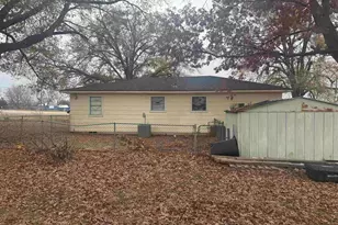 911 Mt Sylvan St, Lindale, TX 75771 - Photo 4