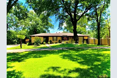 2008 Longview Dr, Henderson, TX 75652 - Photo 2