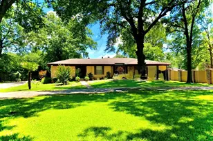 2008 Longview Dr, Henderson, TX 75652 - Photo 2