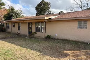 169 Brierwood Dr, Palestine, TX 75801 - Photo 2