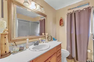 2617 Florence St, Kilgore, TX 75662 - Photo 16