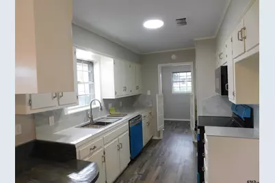 2216 Pinecrest, Gladewater, TX 75647 - Photo 2