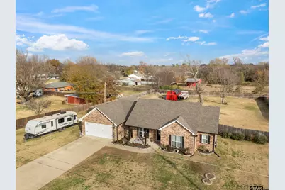 200 N Bois D Arc, Van, TX 75790 - Photo 1