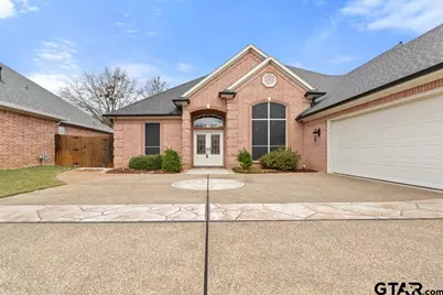 2113 Dover, Tyler, TX 75703 - Photo 2