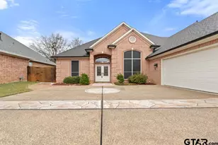 2113 Dover, Tyler, TX 75703 - Photo 2