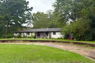 1605 8th, Mt Pleasant, TX 75455 - Photo 2