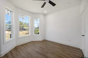 309 N Loveless St, Bullard, TX 75757 - Photo 4