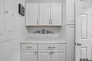 1704 Oakwood Dr, Troup, TX 75789 - Photo 14