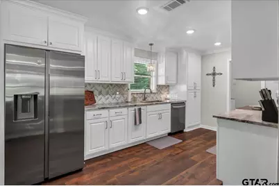 1704 Oakwood Drive, Troup, TX 75789 - Photo 10