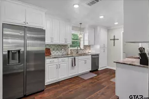 1704 Oakwood Dr, Troup, TX 75789 - Photo 10