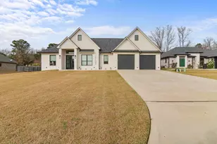 2105 Sophia Ln, Longview, TX 75601 - Photo 1